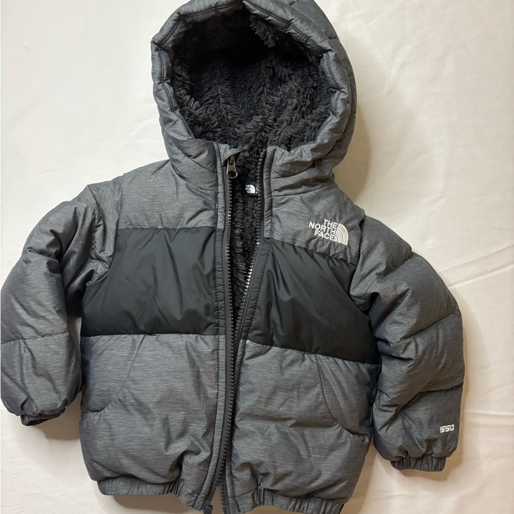 The North Face Moondoggy Hooded Down Jacket – Boys 2T, Grey & Black